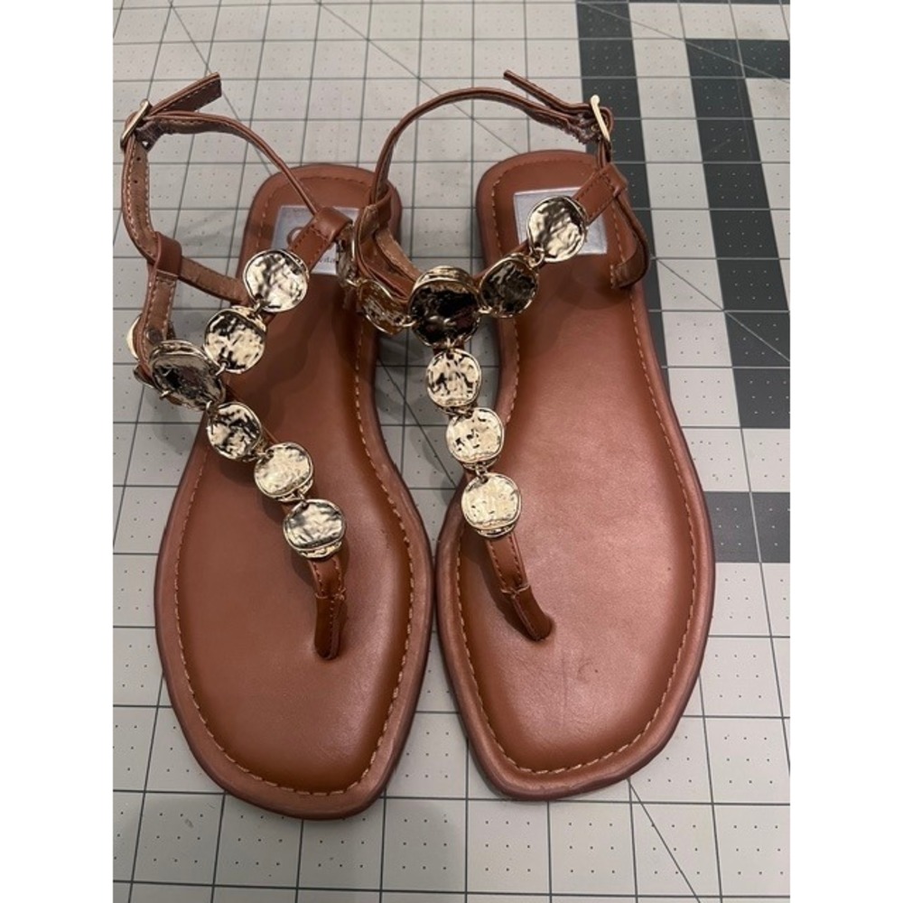 DV Dolce Vita Jorjie Sandals Womens 6.5 Tan Good Gold Hammered Coin T-Strap Flat